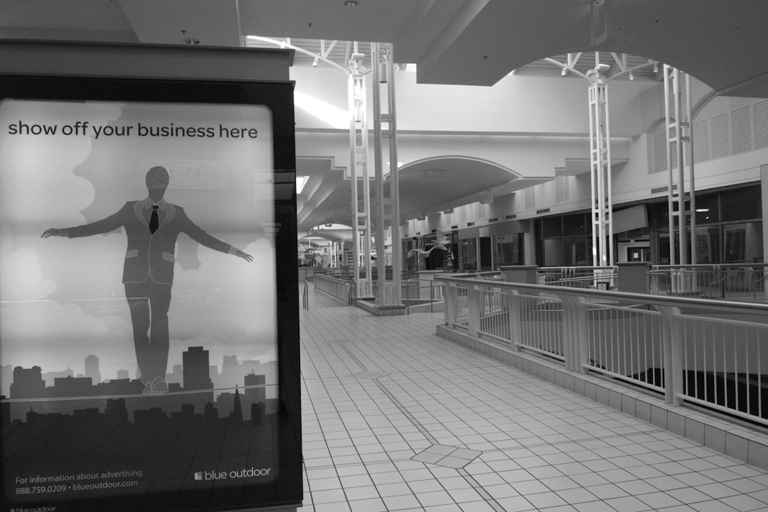 manage digital signage content without designer